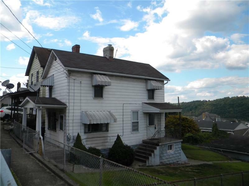 Property Photo:  704 Shady Ave  PA 15022 