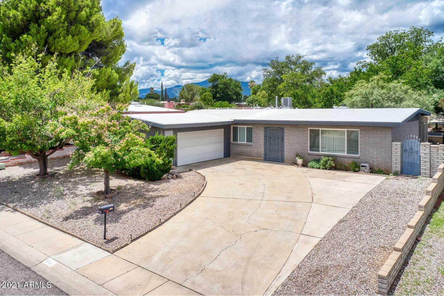 Property Photo: 1214 El Sonoro Drive AZ 85635