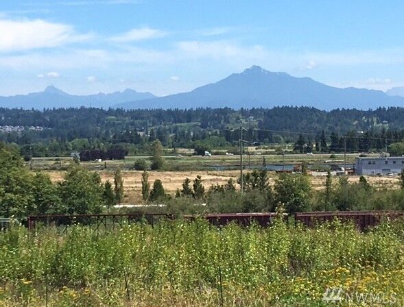 Property Photo:  704 E Marine View Dr  WA 98201 