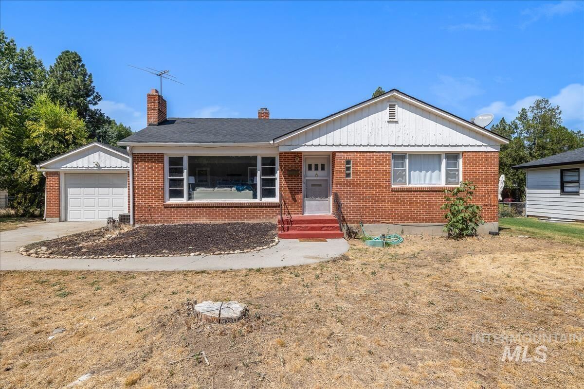 Property Photo:  1721 N Amber St  ID 83706 