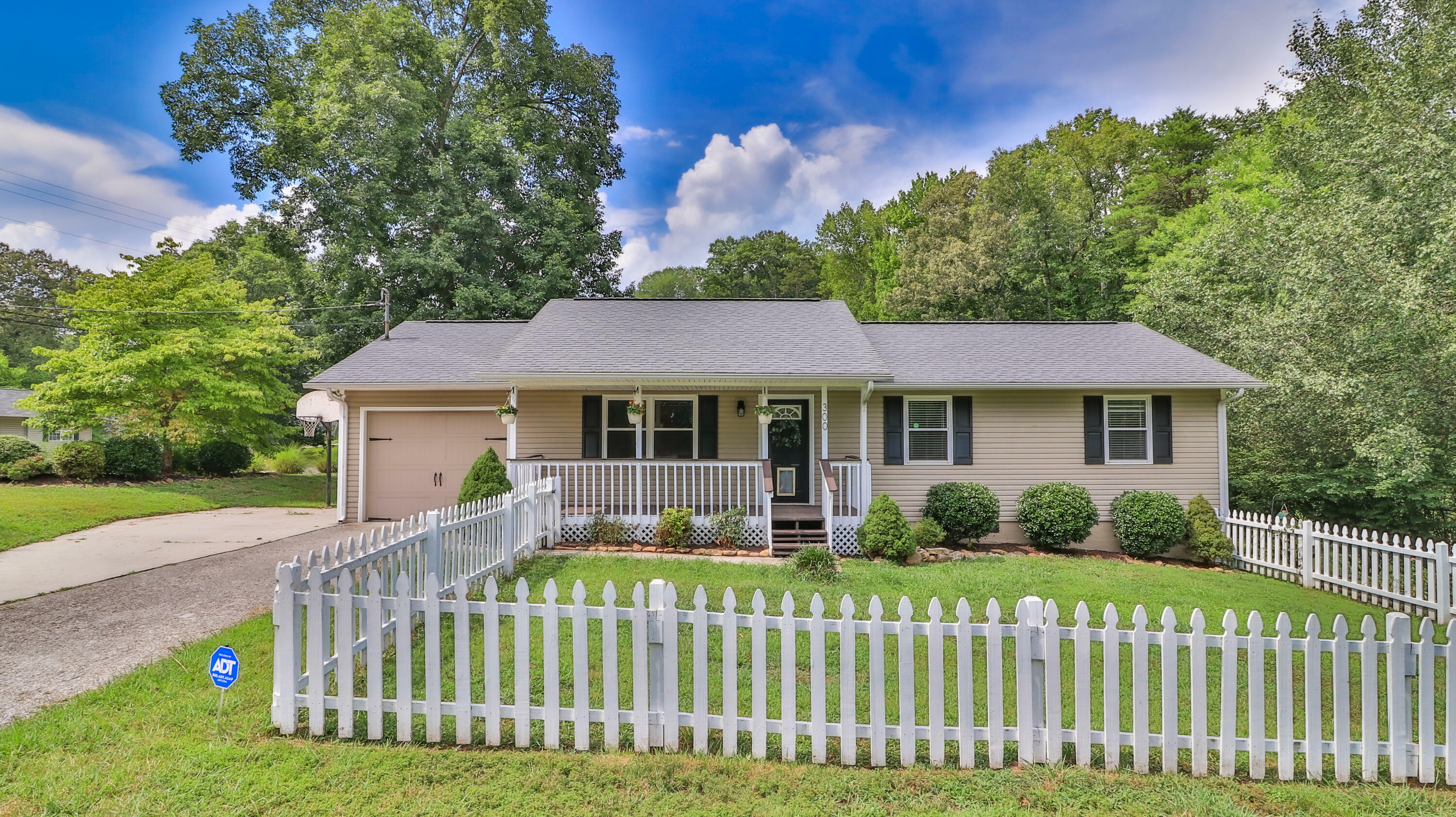 Property Photo:  300 Red Fox Lane  TN 37716 