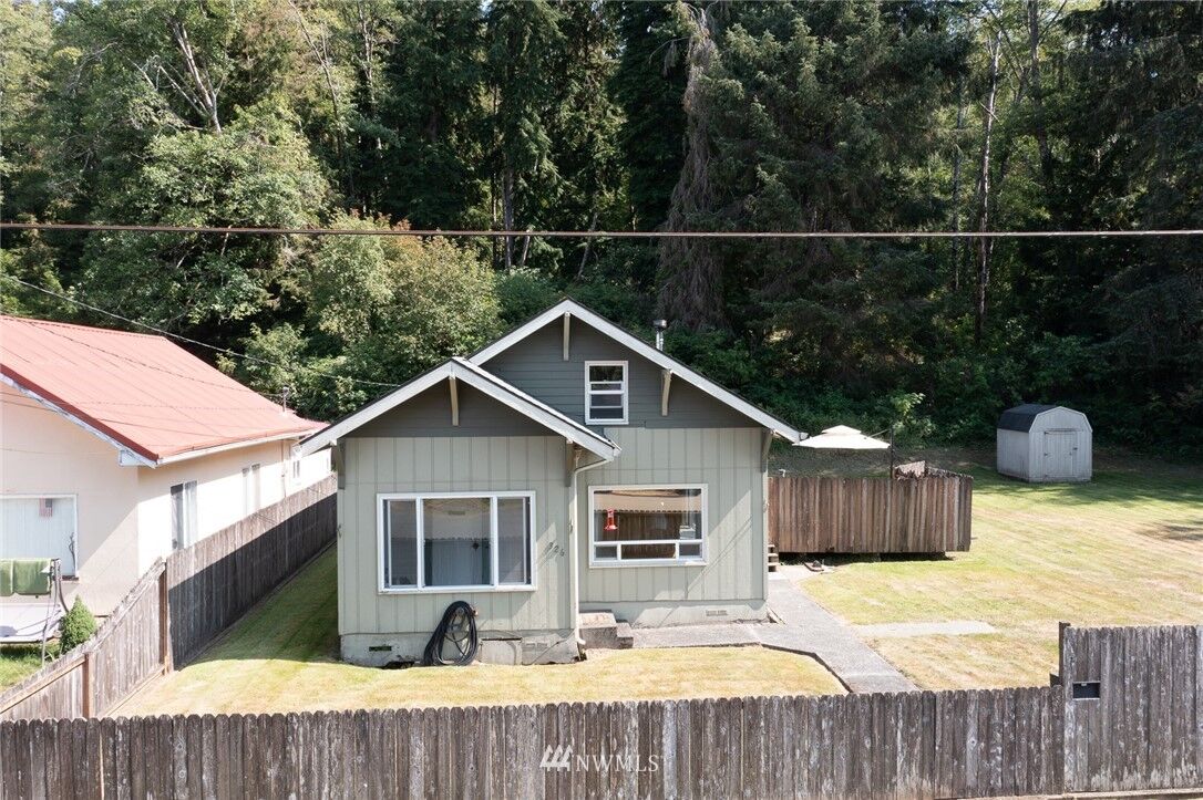 Property Photo:  326 Endresen  WA 98550 