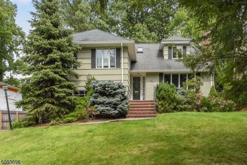 Property Photo:  83 Overhill Rd  NJ 07901 