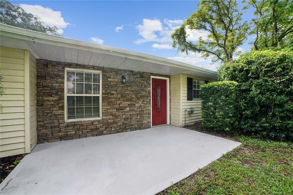 Property Photo:  975 N Boston Avenue  FL 32724 