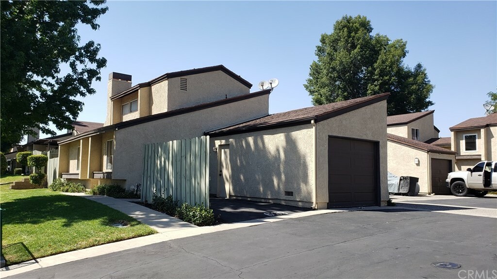 Property Photo:  639 Parkview Drive  CA 92530 