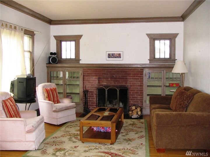 Property Photo: 5608 Brooklyn Ave NE WA 98105