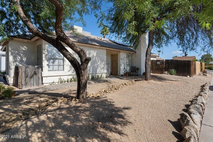 Property Photo: 3009 E Villa Maria Drive AZ 85032