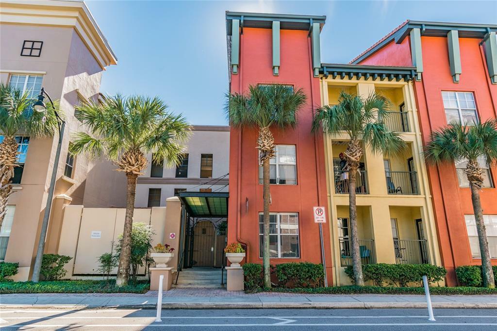 Property Photo:  2411 W Horatio Street 522  FL 33609 