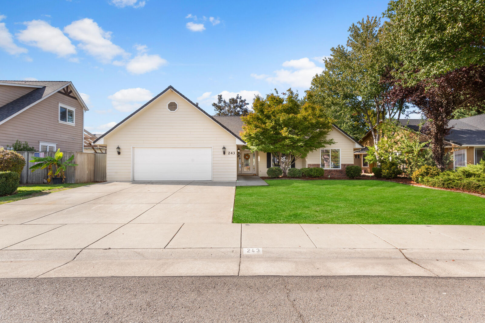 Property Photo:  243 Meadowbrook Drive  OR 97502 