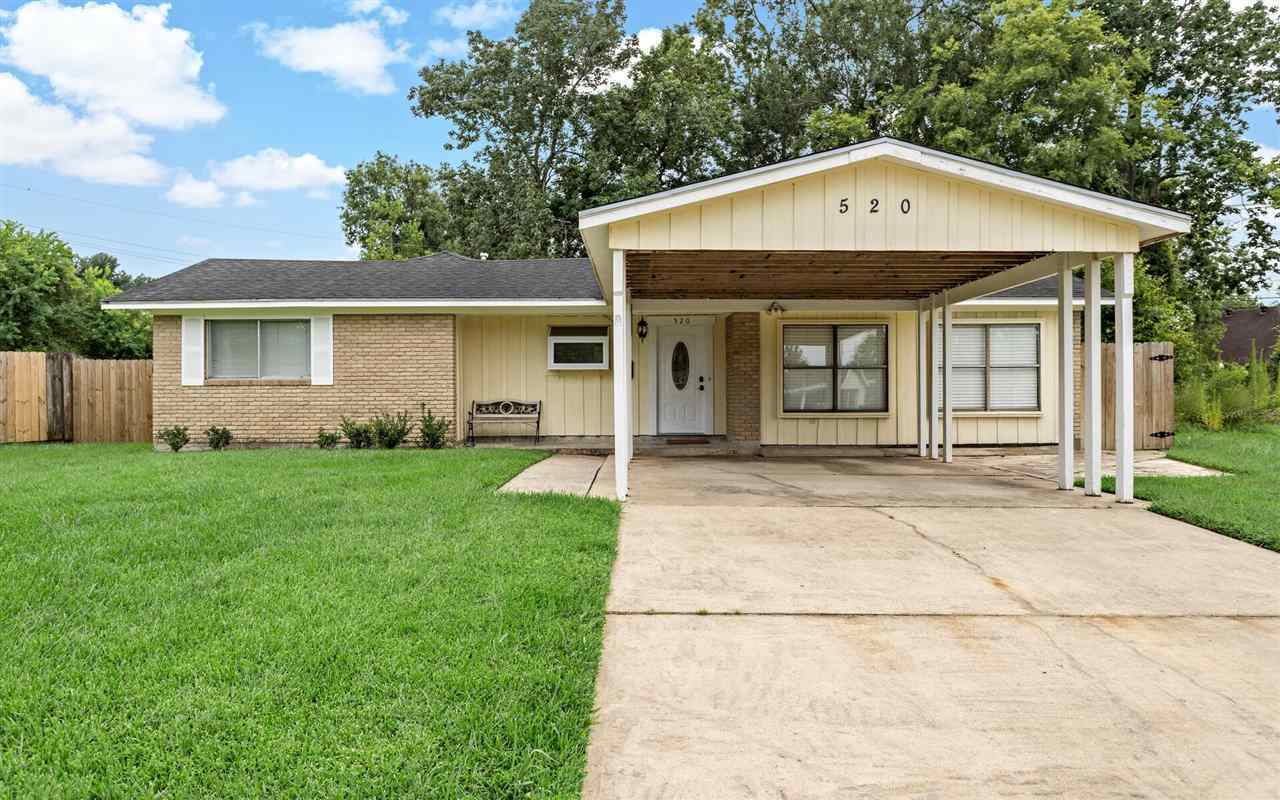 Property Photo: 520 Devon Dr TX 77707