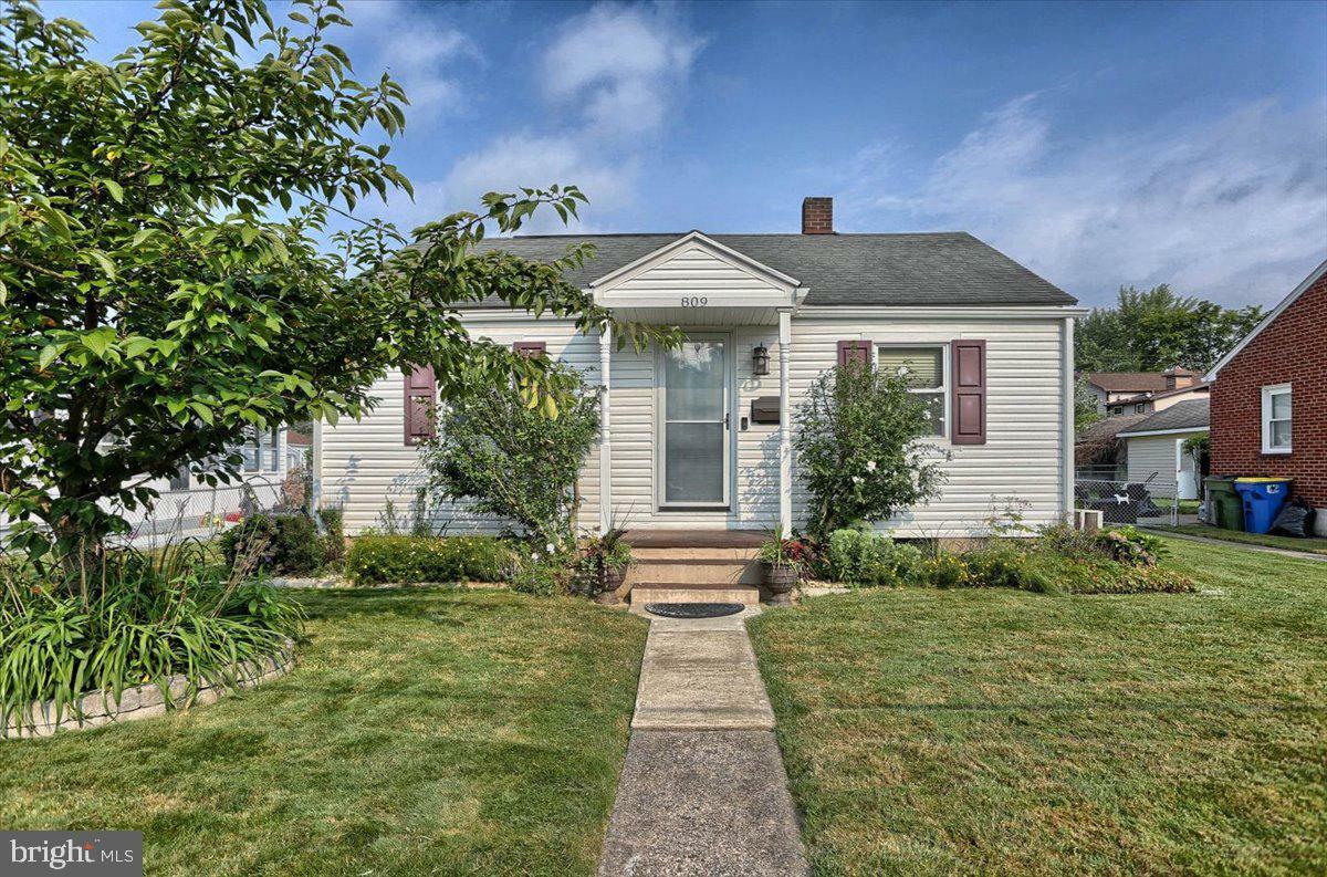 Property Photo:  809 Rosemont Avenue  PA 17070 