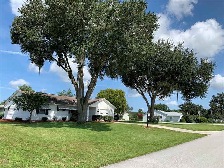 Property Photo: 1 Durness Court FL 34788