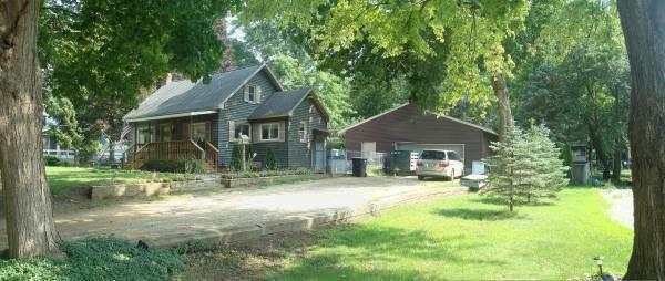 Property Photo:  705 W Roe Street  MI 49107 