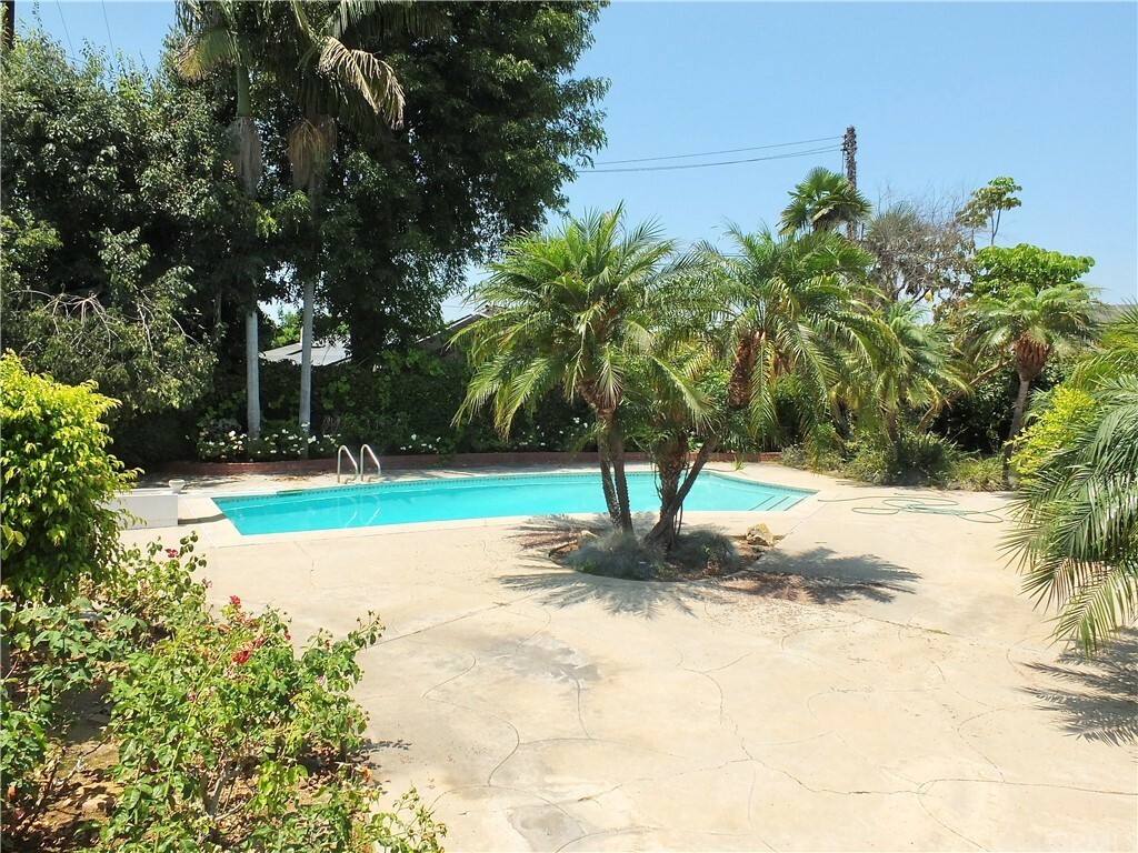 Property Photo: 4327 Fairway Drive CA 90712