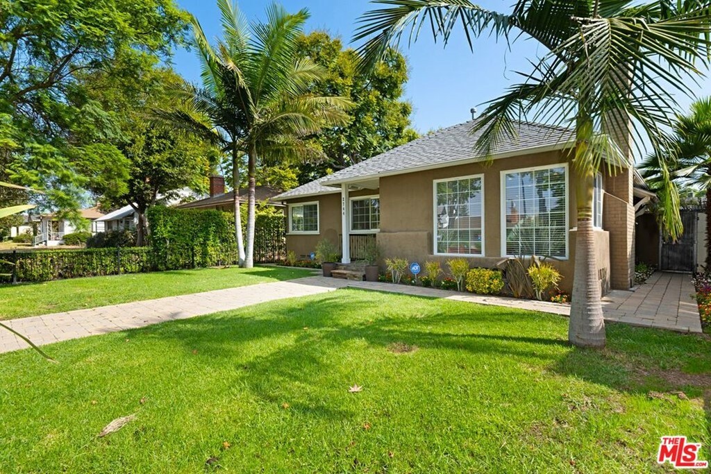 Property Photo:  2744 Westwood Boulevard  CA 90064 