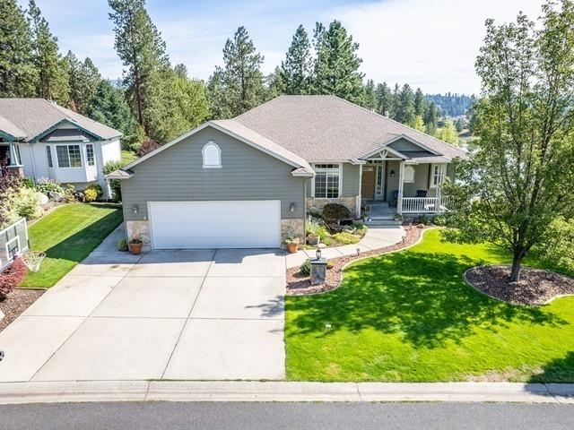 321 S Shelley Lake Ln  Spokane Valley WA 99037-8401 photo