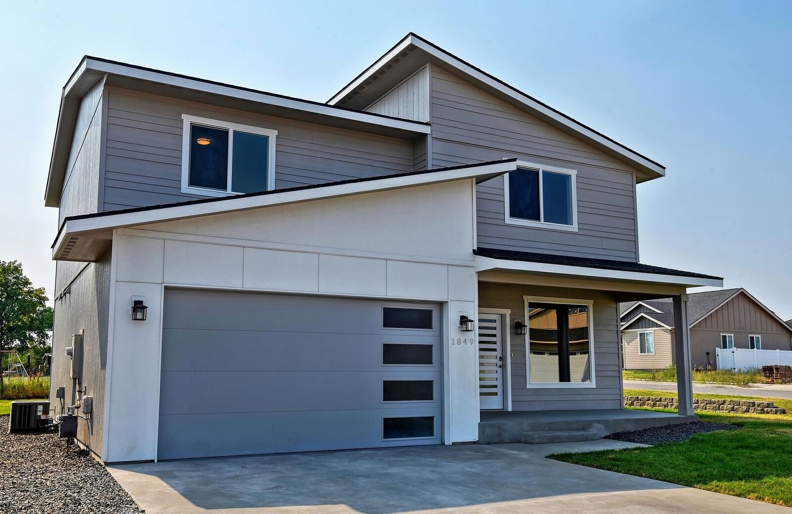 Property Photo: 1964 W Lavender Ave WA 99208-6575