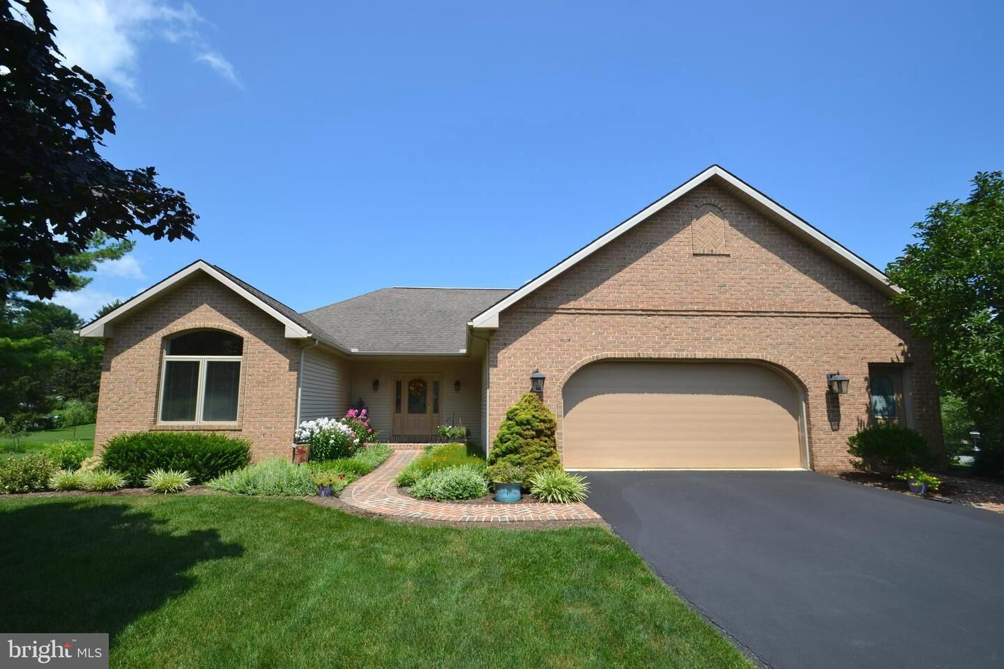 Property Photo: 7624 Lakeside Avenue PA 17112