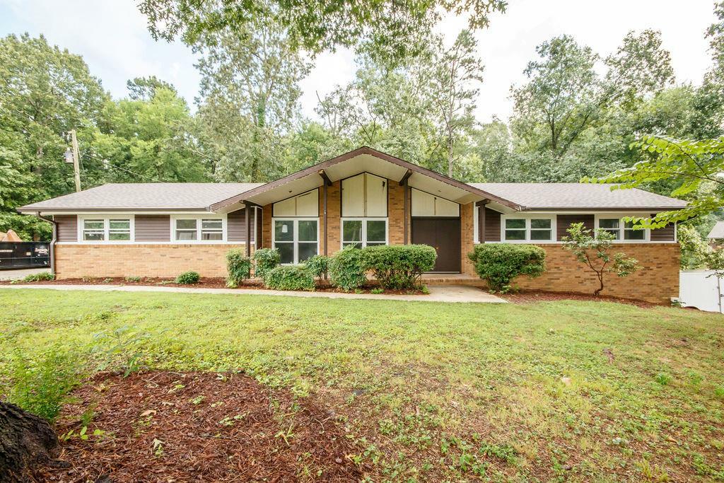 Property Photo:  301 Royal Oak Drive  GA 30721 