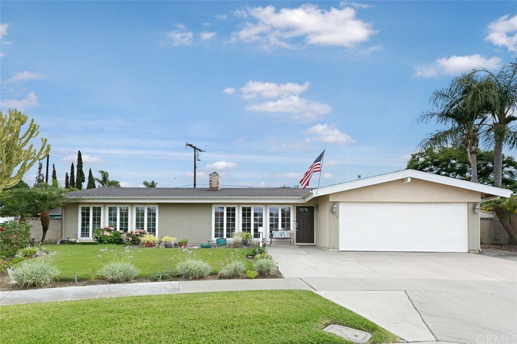 Property Photo:  2542 E Puritan Circle  CA 92806 