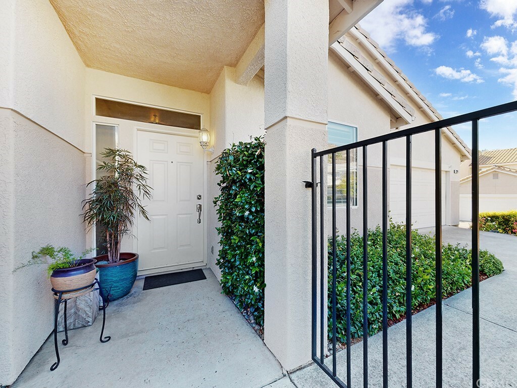 Property Photo:  1229 Manzanita Way  CA 93401 