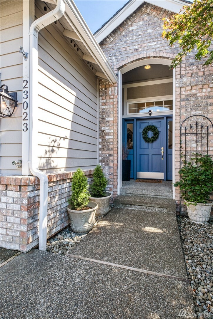 Property Photo: 23023 SE 248th Place WA 98038