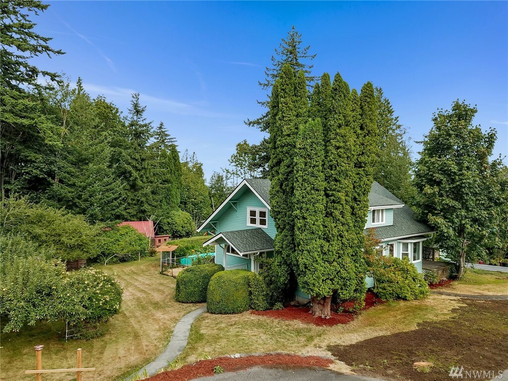 Property Photo:  2602 38th St  WA 98229 