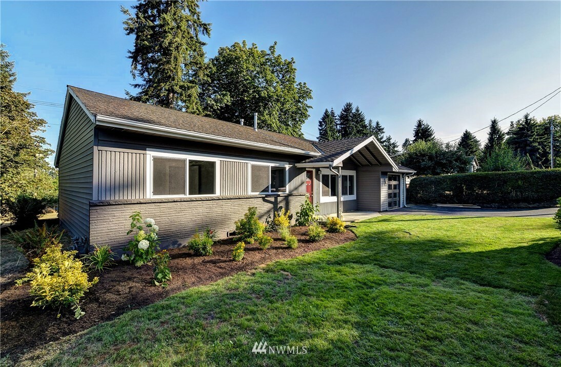 Property Photo:  7702 238th Place SW  WA 98026 