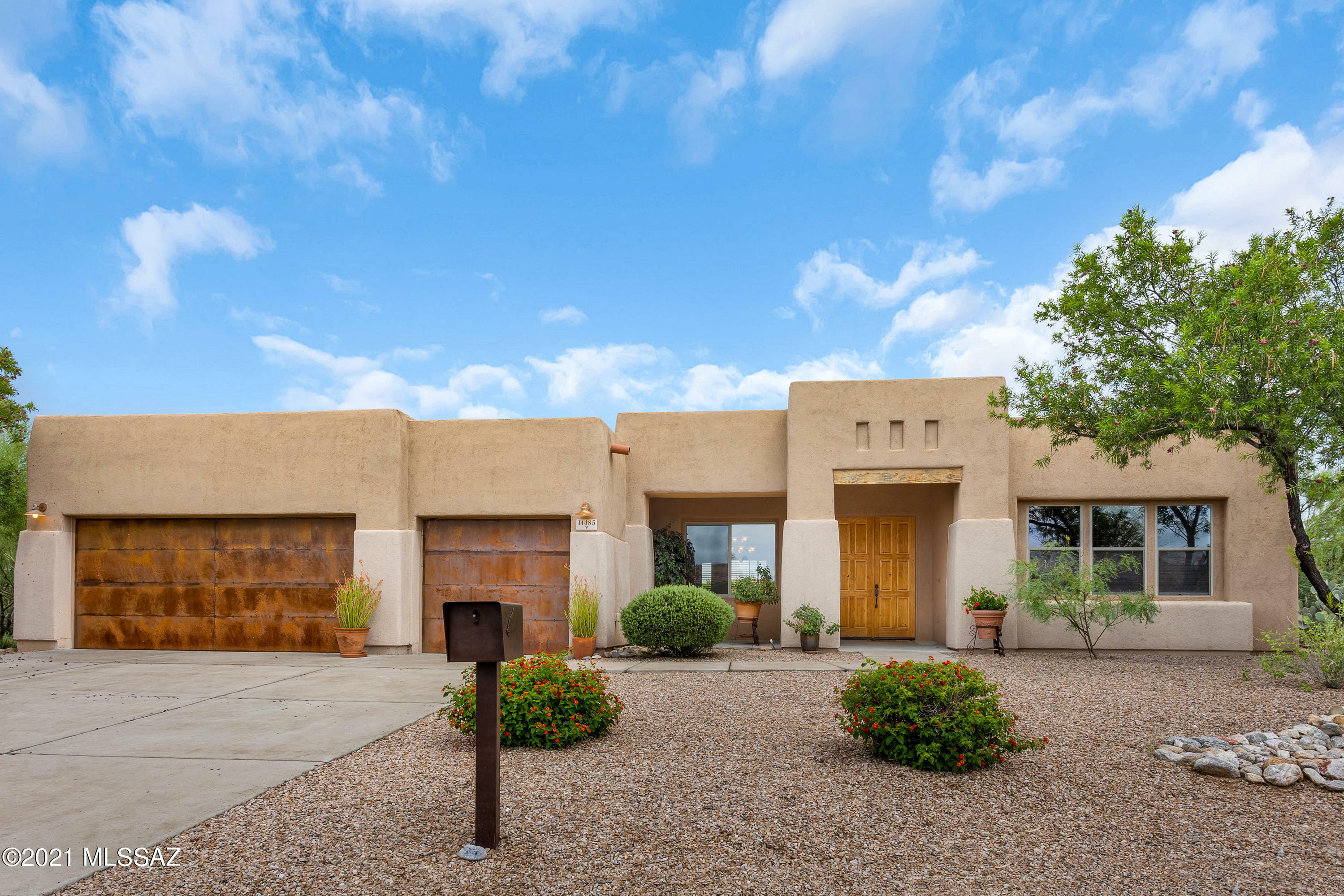 Property Photo: 14485 E Yellow Sage Lane AZ 85641