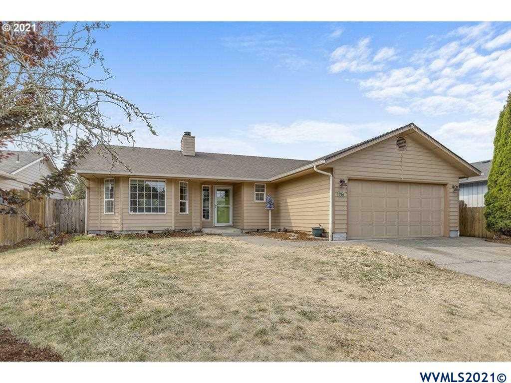 Property Photo: 996 Eastwind Ct N OR 97303