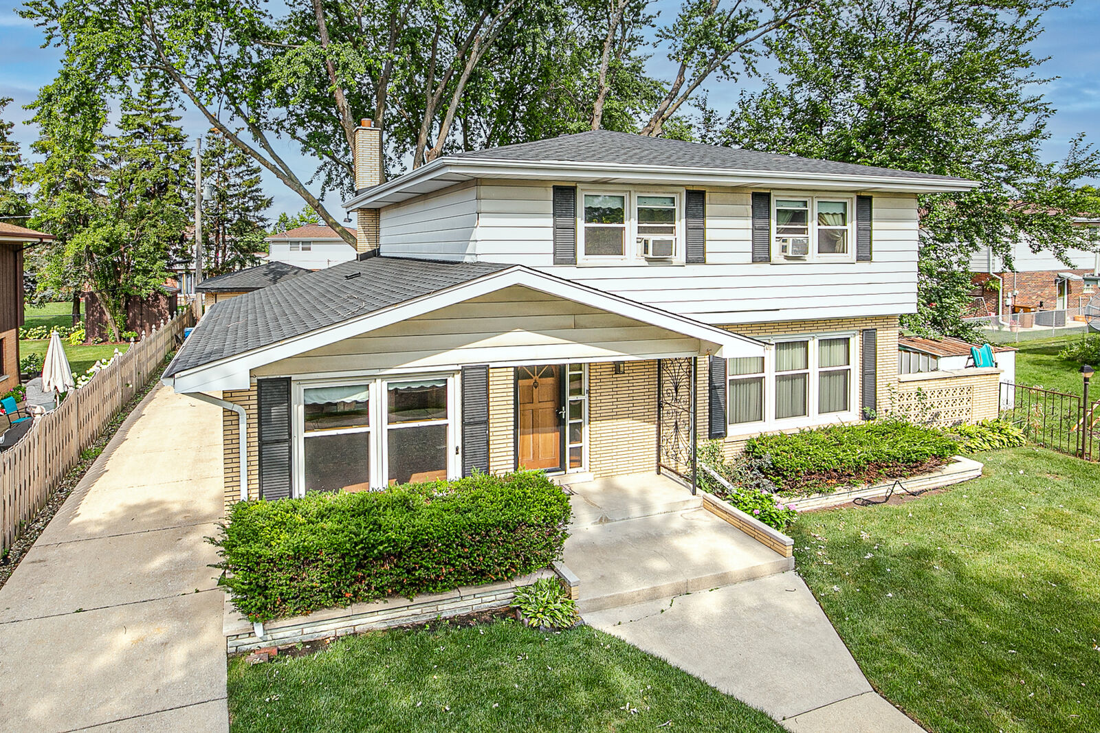 Property Photo: 10312 S Kenneth Avenue IL 60453