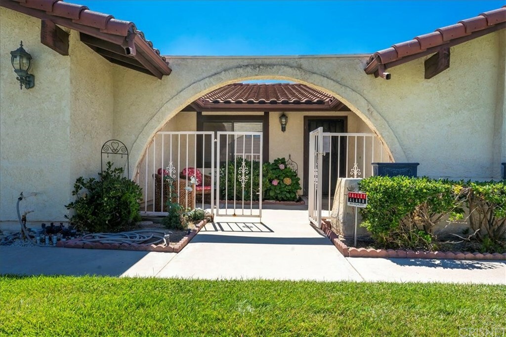 Property Photo:  3108 Meadowstone Drive  CA 93063 