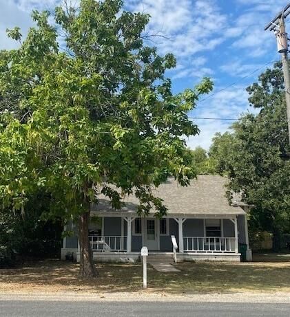 Property Photo: 411 W Franklin Street TX 76225