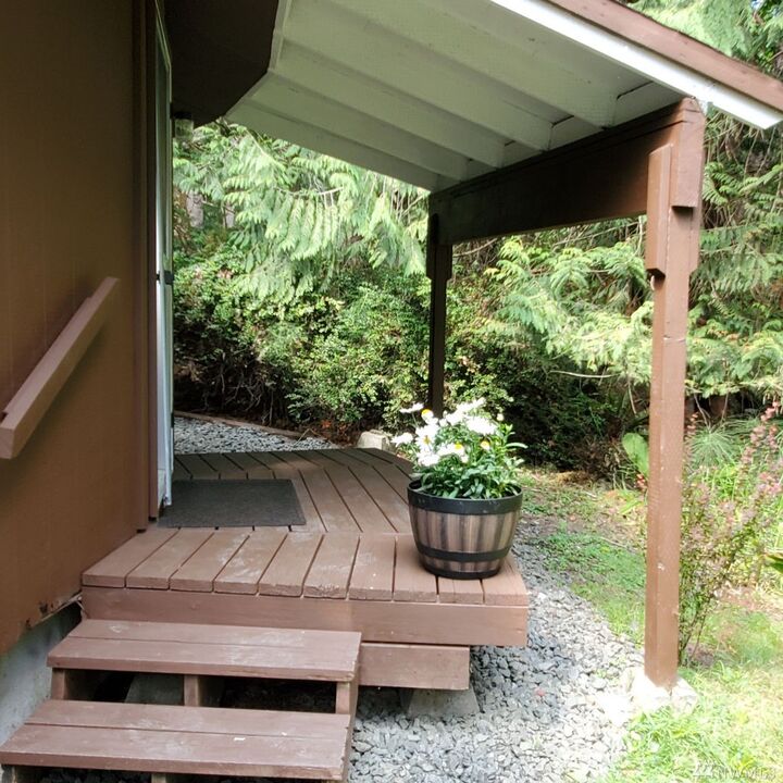 Property Photo: 103 E Liberty Rd WA 98584