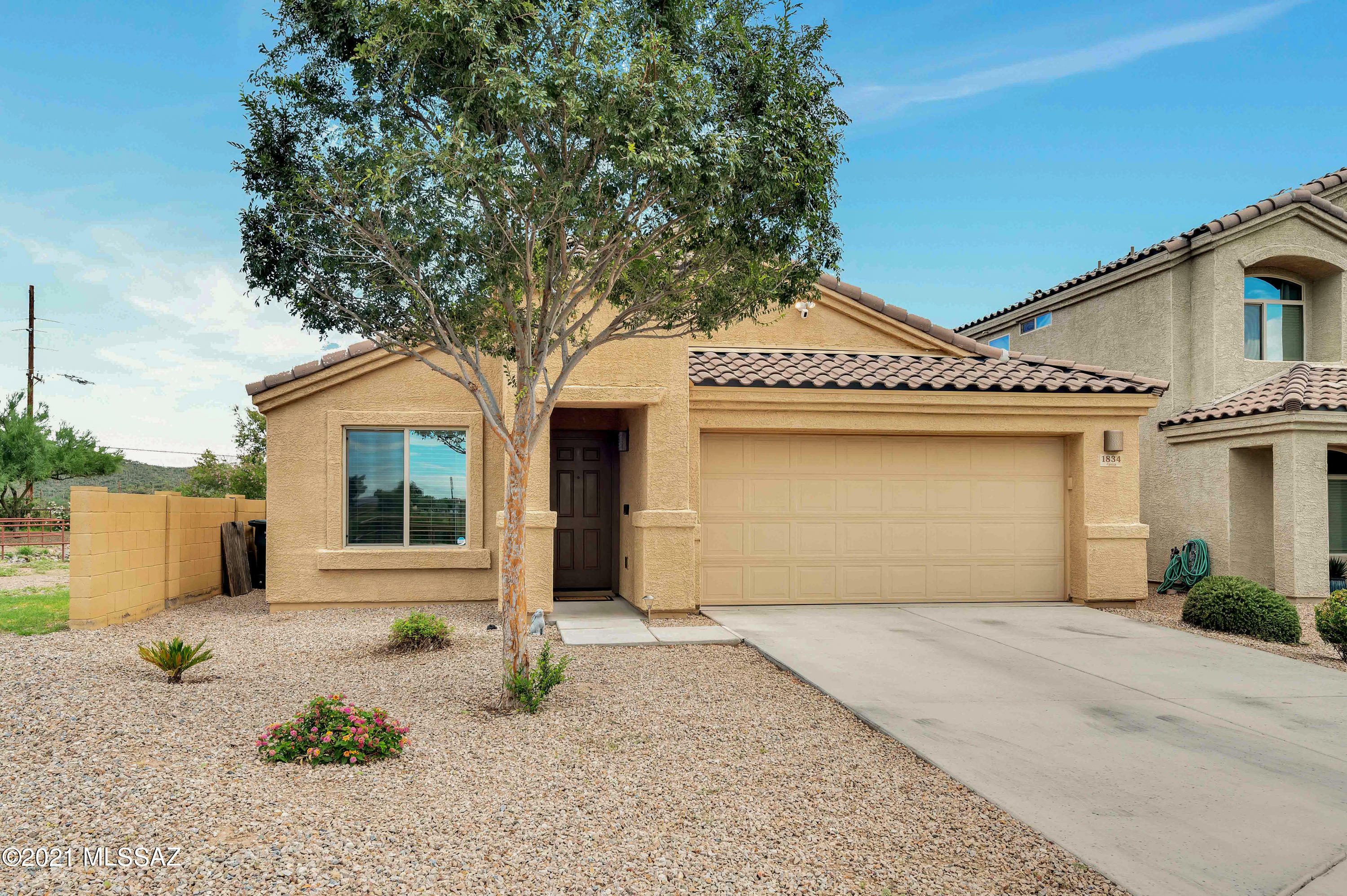 Property Photo:  1834 W Oviedo Court  AZ 85746 