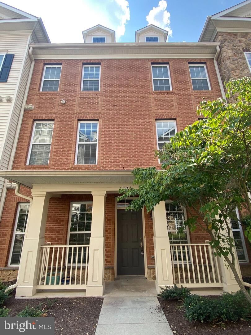 Property Photo:  41963 Blue Flag Terrace  VA 20105 