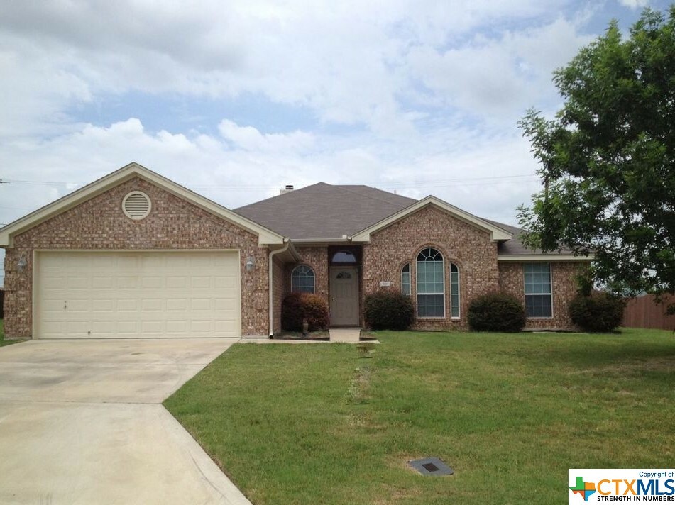 Property Photo:  701 Mustang Trail  TX 76548 