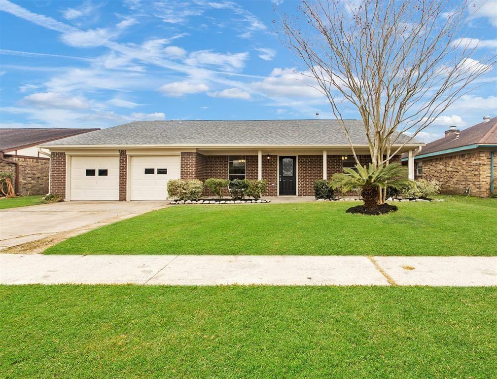 Property Photo:  5106 Creekview Drive  TX 77571 