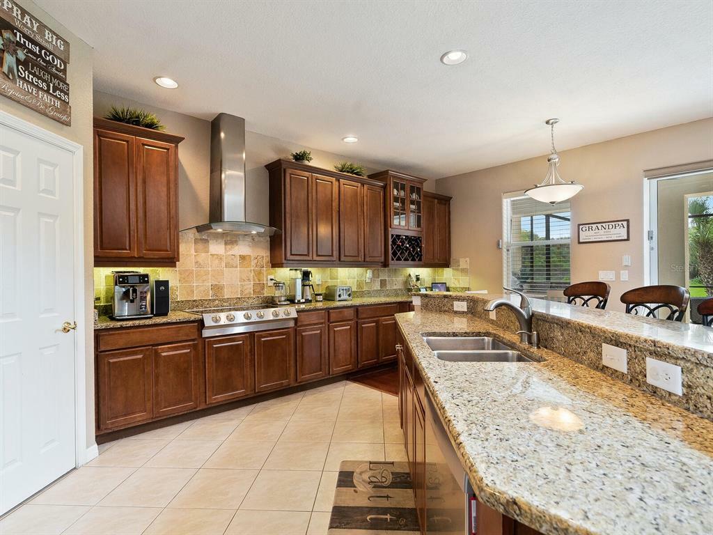 Property Photo: 4427 85th Avenue Circle E FL 34219