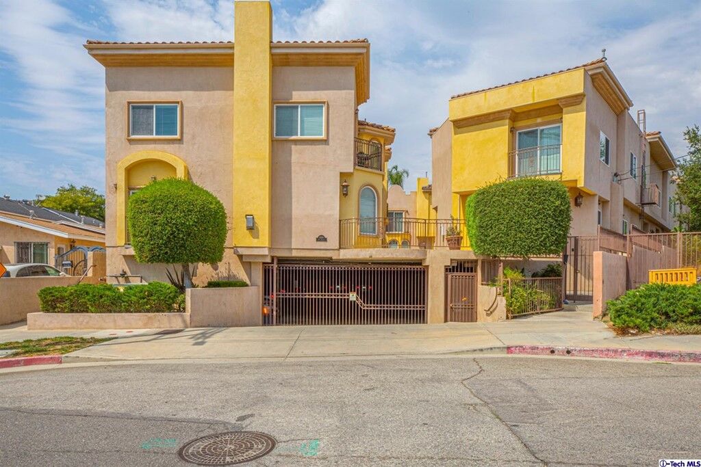 Property Photo: 6939 Greeley 109 CA 91042