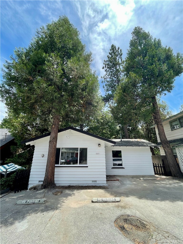 Property Photo:  665 Rocky Loop  CA 92325 