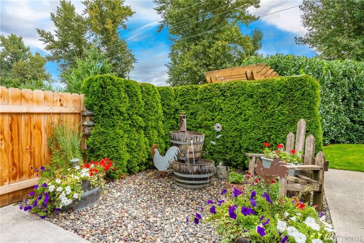 Property Photo: 8429 Nooksack Rd WA 98247