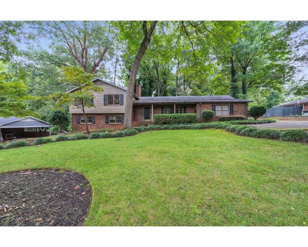 Property Photo:  320 Lake Forest Drive  SC 29307 