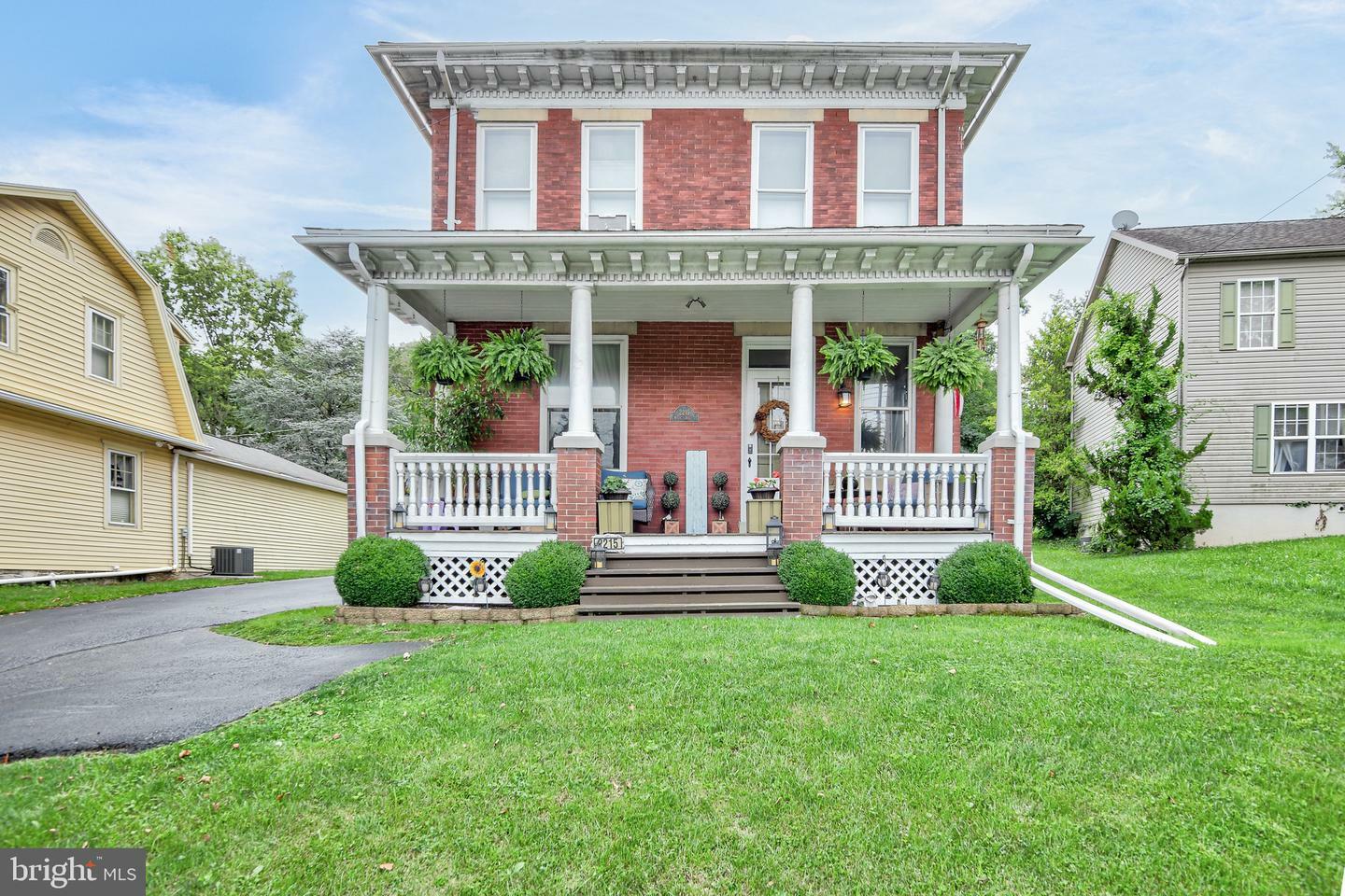 Property Photo: 2215 Walnut Street PA 17103