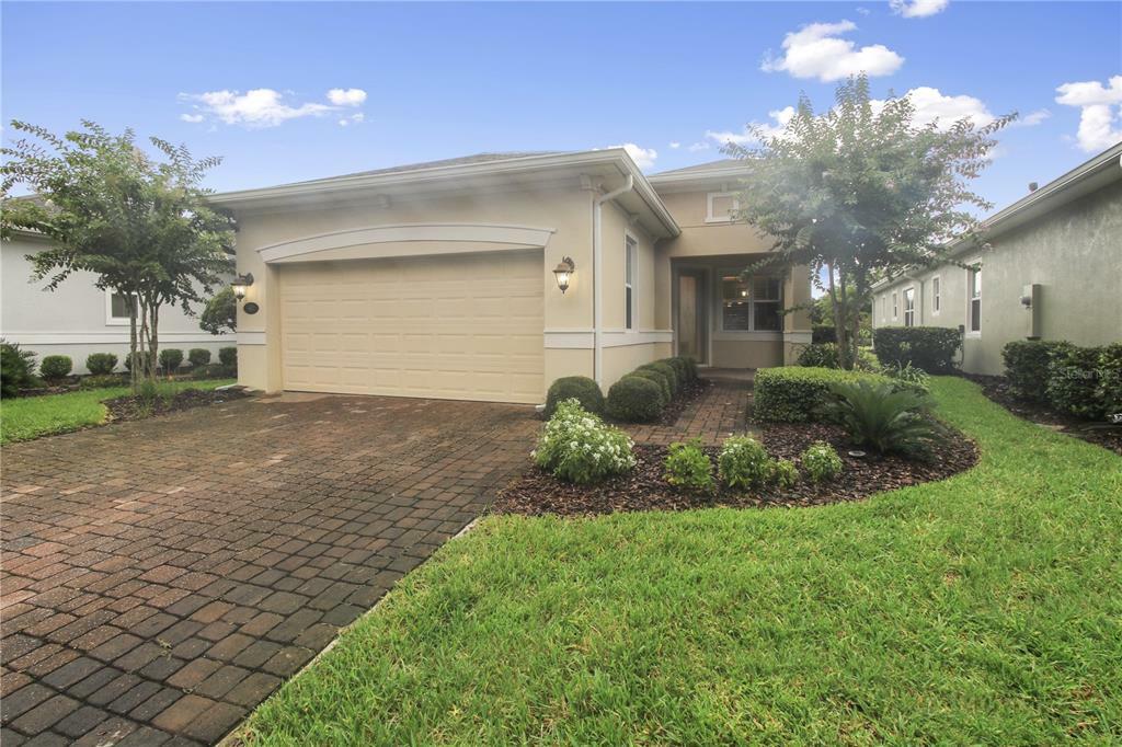 Property Photo: 442 Cypress Hills Way FL 32724