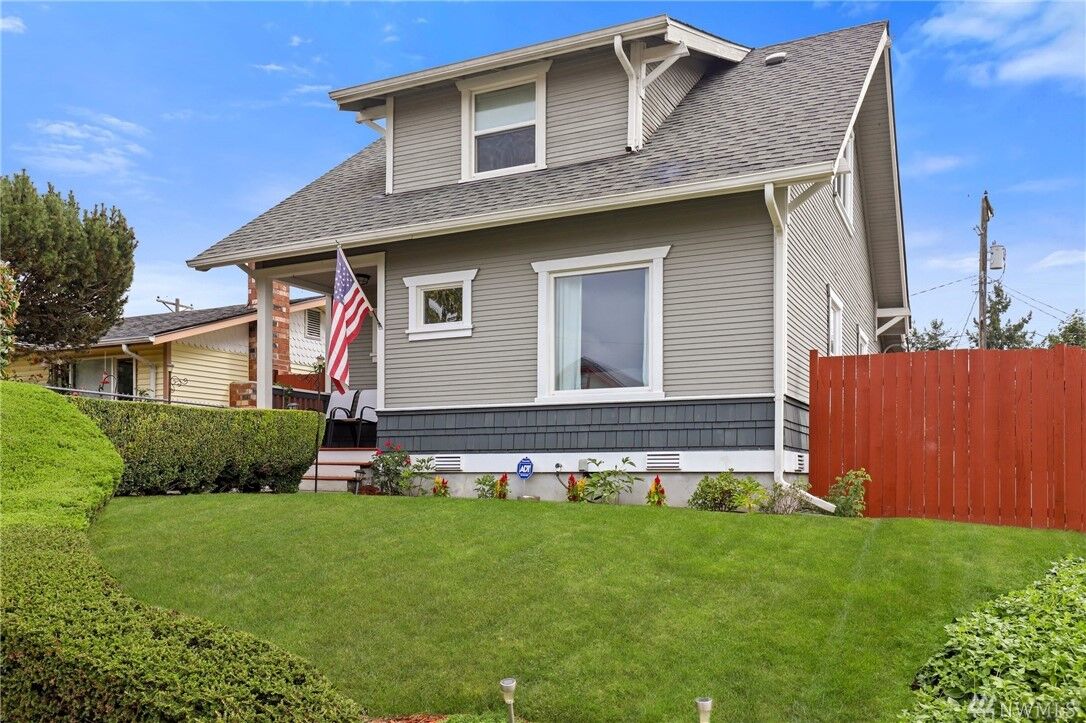 Property Photo:  3815 E J St  WA 98404 