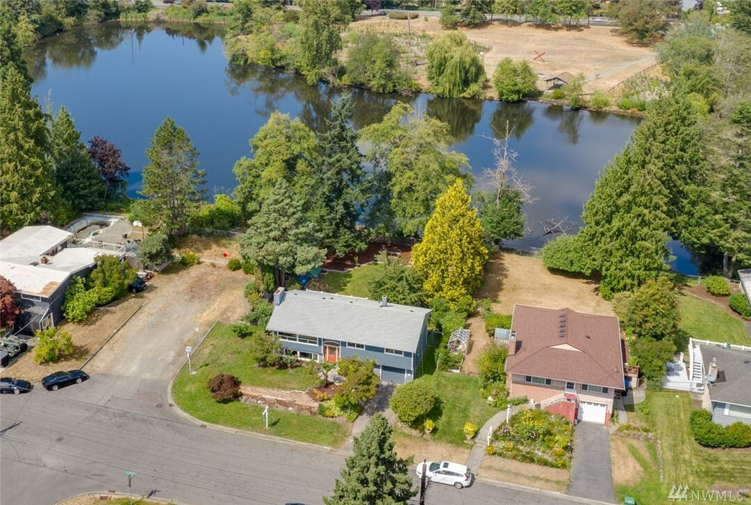 Property Photo:  2304 N 172nd St  WA 98133 