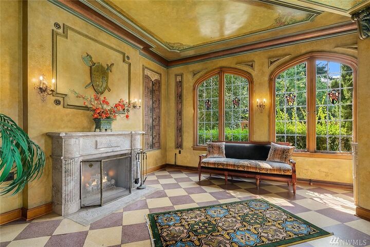 Property Photo:  200 17th Ave E 402  WA 98112 