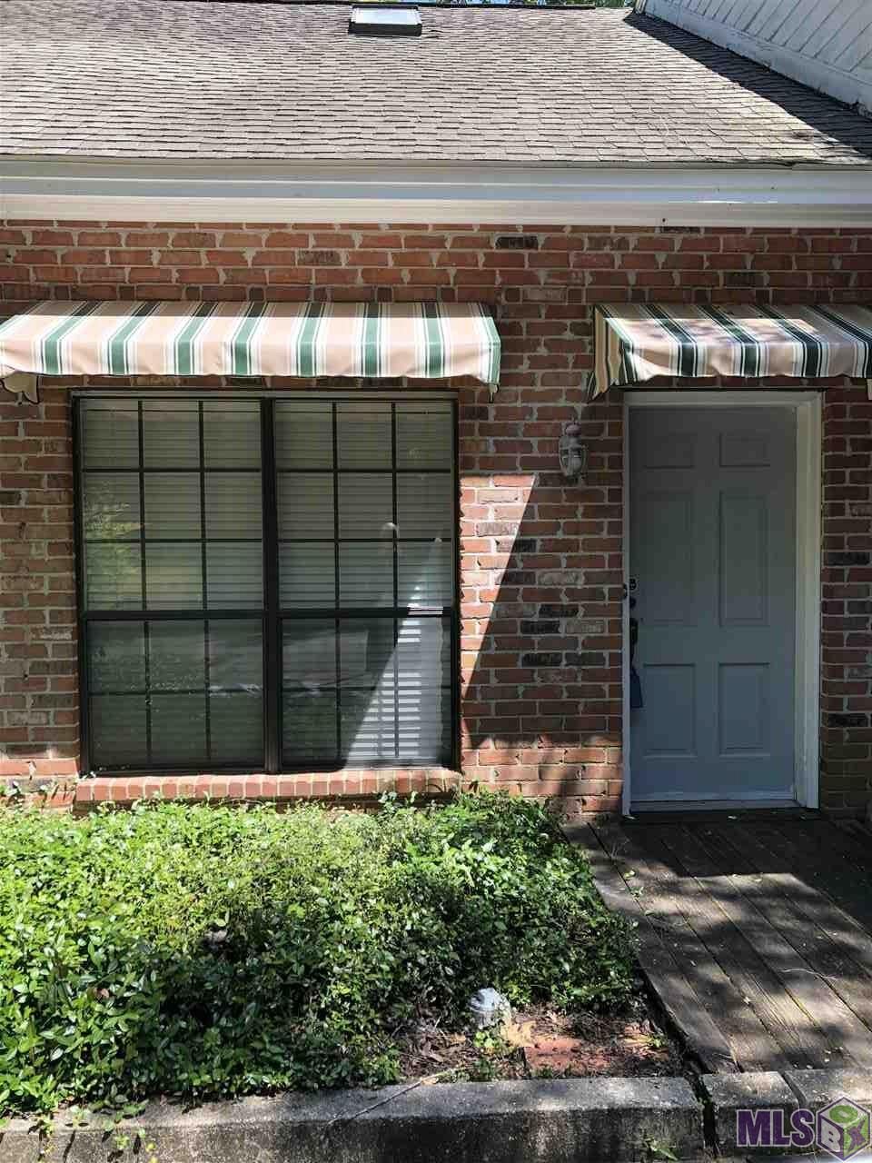 Property Photo: 10514 N Oak Hills Pkwy #E LA 70810
