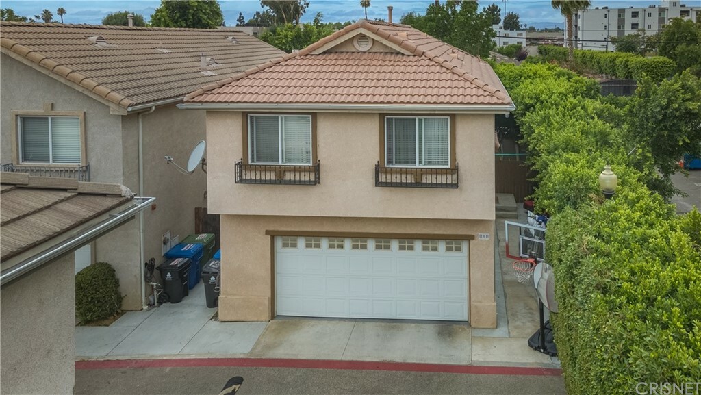 Property Photo:  8554 Burnet Avenue 101  CA 91343 